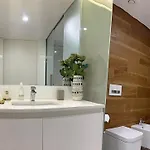 Avenida Loft- By Onartstays *