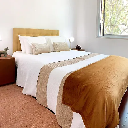 Avenida Loft- By Onartstays