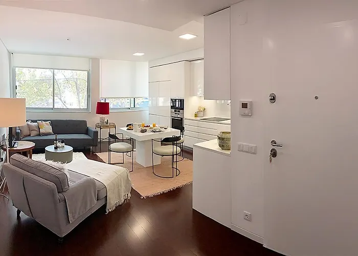 Avenida Loft- By Onartstays *