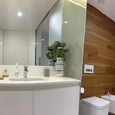 Avenida Loft- By Onartstays *
